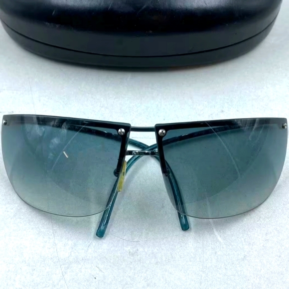 Gucci Accessories - Vintage Gucci Sunglasses GG2652 Silver Grey Lenses
